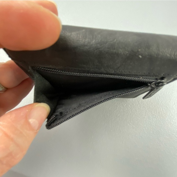 Buxton black full cowhide leather bifold wallet - Picture 7 of 8